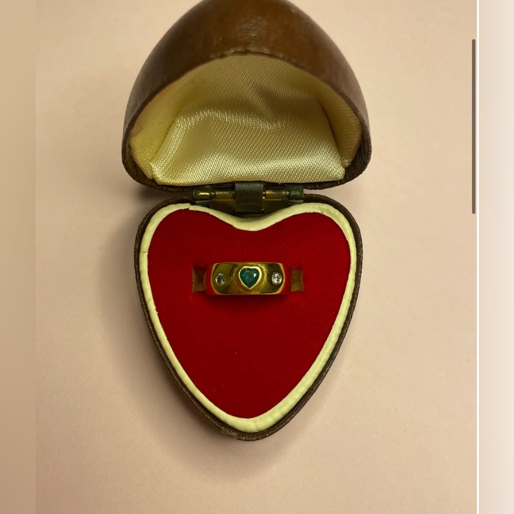 Emerald Heart Double Diamond Cigar Band